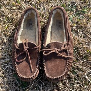 UGG Dakota Slippers Women's Brown and Cream Moccasin Genuine Leather Size US 9